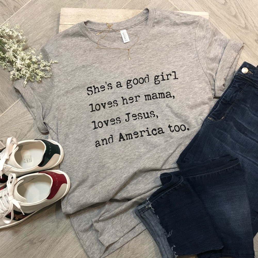 NWOT:  “Loves America” Graphic Tee